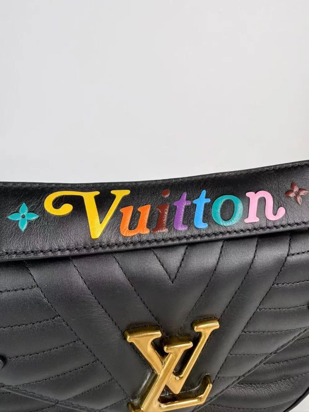 Louis Vuitton new wave chain bag